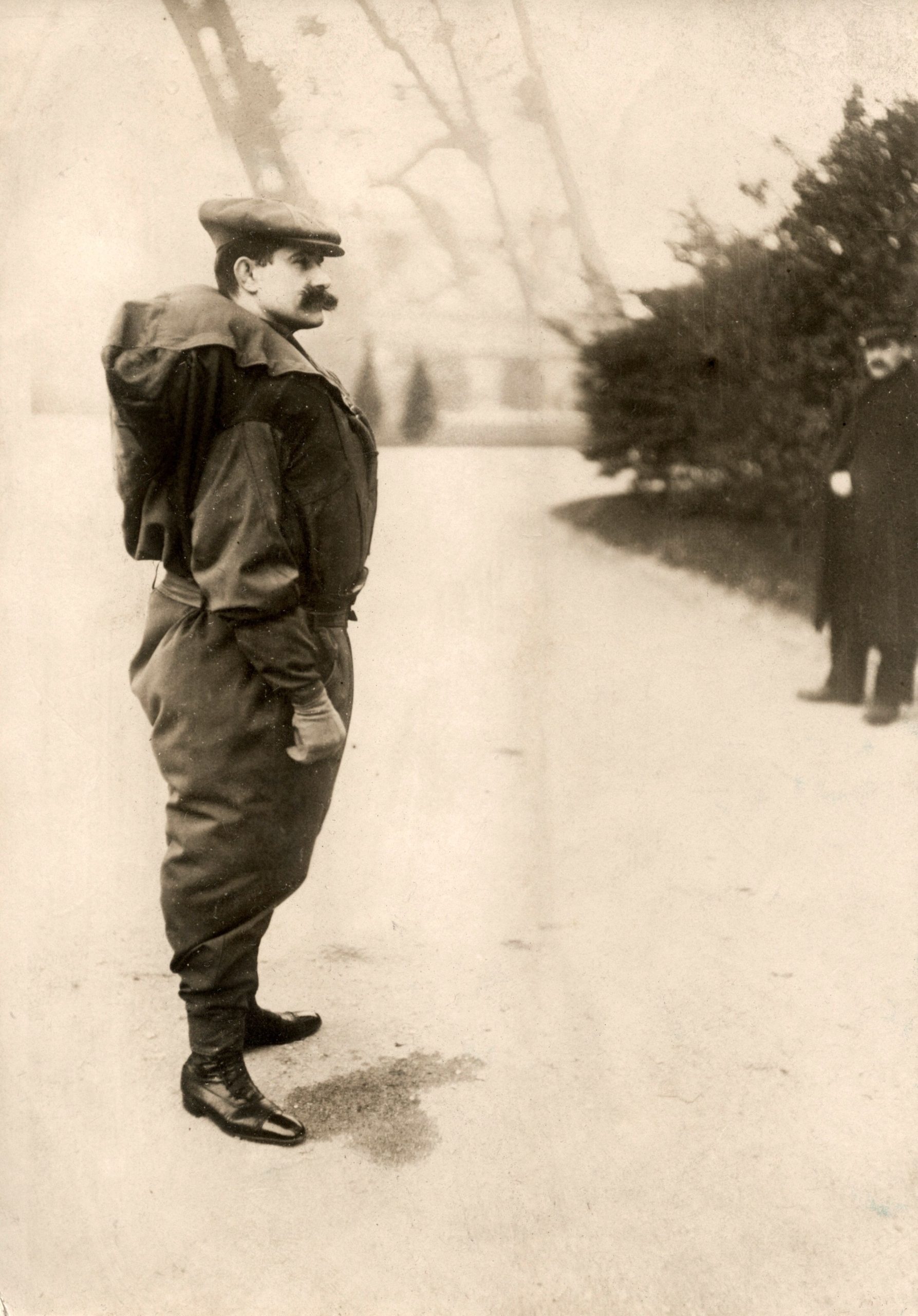Franz Reichelt: The Flying Tailor and His Fatal Parachute Suit